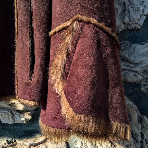 Platinum Utex Shearling, Chocolate Vegan Fur+Suede - Picture 5 of 7